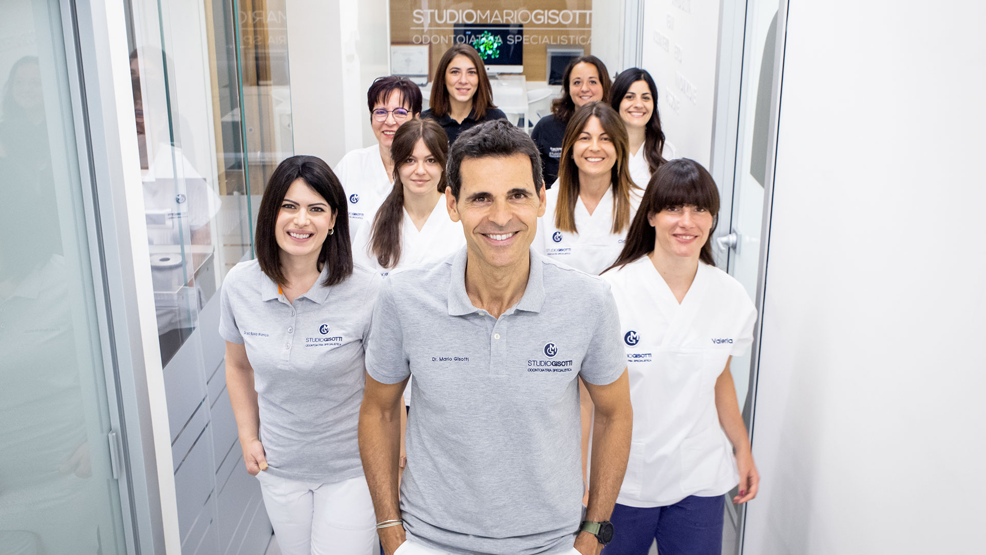 Il team di Odontoiatri e Igienisti e Aso di Studio Mario Gisotti